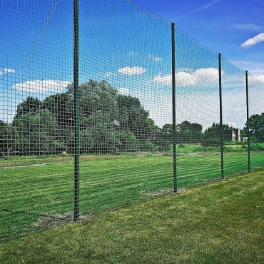 Piłkochwyt 4m wysokości   Siatka oczko 10x10cm   Grubość siatki 5mm