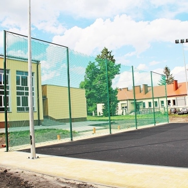 Piłkochwyt 4m wysokości   Siatka oczko 4,5x4,5cm   Grubość siatki 3mm