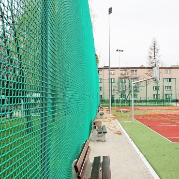 Piłkochwyt 4m wysokości   Siatka oczko 4,5x4,5cm   Grubość siatki 4mm