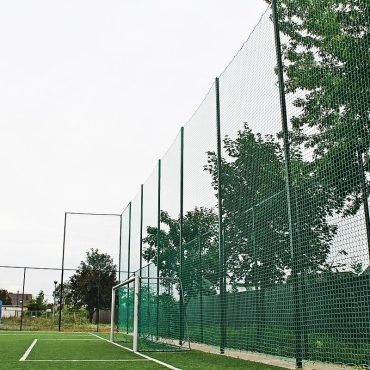 Piłkochwyt 5m wysokości   Siatka oczko 8x8cm   Grubość siatki 5mm