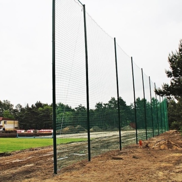 Piłkochwyt 4m wysokości   Siatka oczko 10x10cm   Grubość siatki 6mm