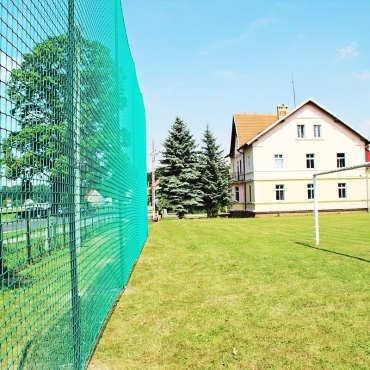 Piłkochwyt 5m wysokości   Siatka oczko 4,5x4,5cm   Grubość siatki 4mm