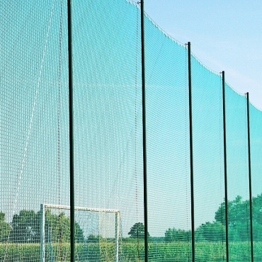 Piłkochwyt 5m wysokości   Siatka oczko 4,5x4,5cm   Grubość siatki 3mm