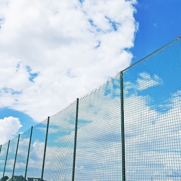 Piłkochwyt 5m wysokości   Siatka oczko 10x10cm   Grubość siatki 5mm