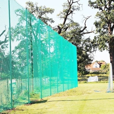 Piłkochwyt 6m wysokości   Siatka oczko 10x10cm   Grubość siatki 6mm