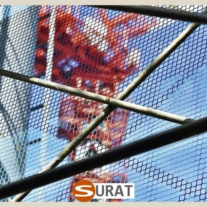 Siatki na stare elewacje — Pod wymiar zapewnią skuteczne zabezpieczeniem, sklep Surat