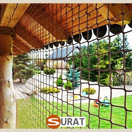  Surat - Ogrodzenie altanki z solidną siatką 2x2 cm, najwyższej jakości i odporne, w optymalnej cenie. 