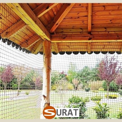  Surat - Ogrodzenie altanki z solidną siatką 2x2 cm, najwyższej jakości i odporne, w optymalnej cenie. 
