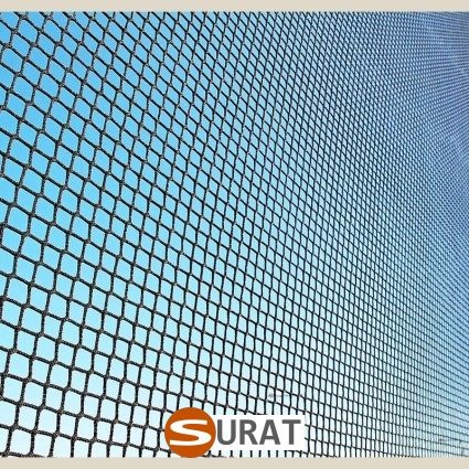  Surat - Siatki do przykrycia styropianu na placu 