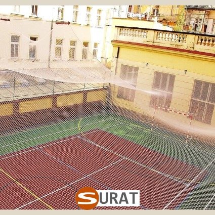  Surat - Ogrodzenie boiska w Szkole 