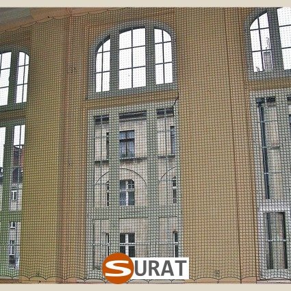 Surat - Siatki pod sufity do hali sportowej 