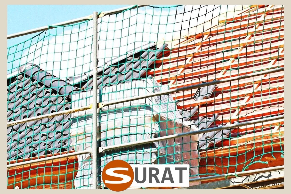  Surat - Remont budynków i zabezpieczenie z siatek 