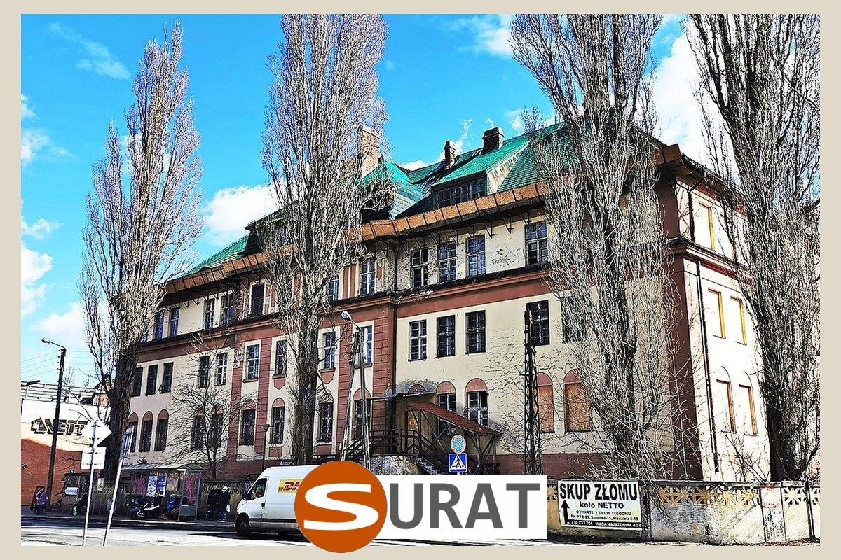   Surat - Siatki na stare dachy dopasowane na twój wymiar, wykonane z polipropylenu o oczku 4,5x4,5 cm i grubości 5 mm, dostępne w kilku kolorach. 