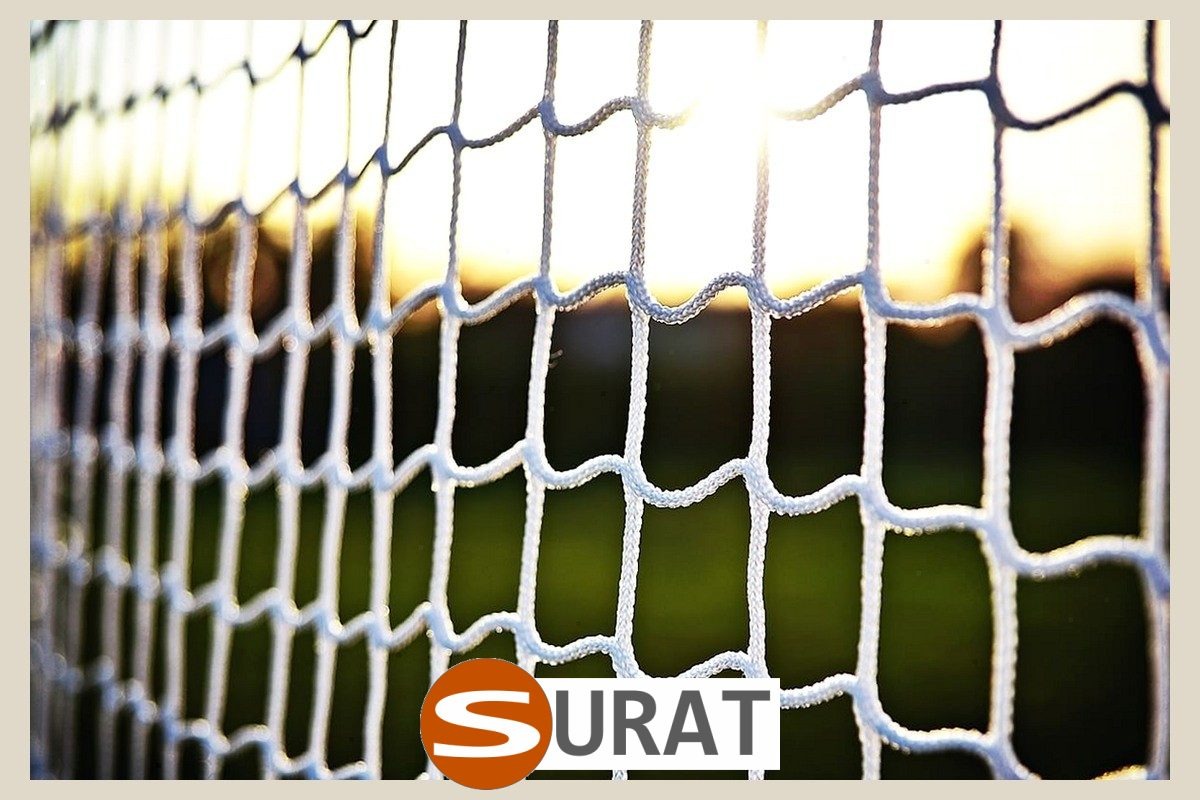  Surat - Zabezpieczenie klatki schodowej siatką 