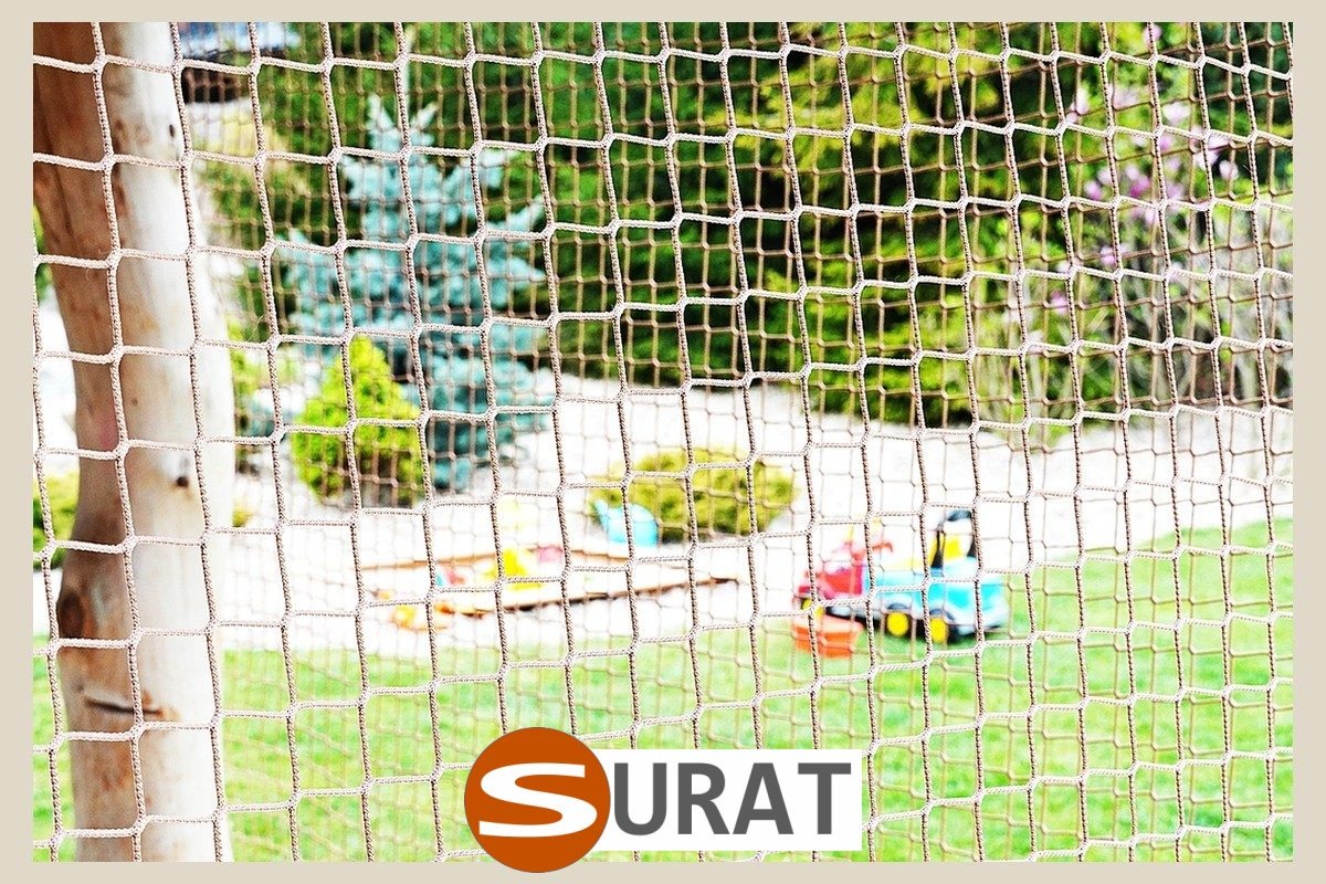  Surat - Zabezpieczenie domku do zabawy dla dziecka na drzewie i w ogrodzie 