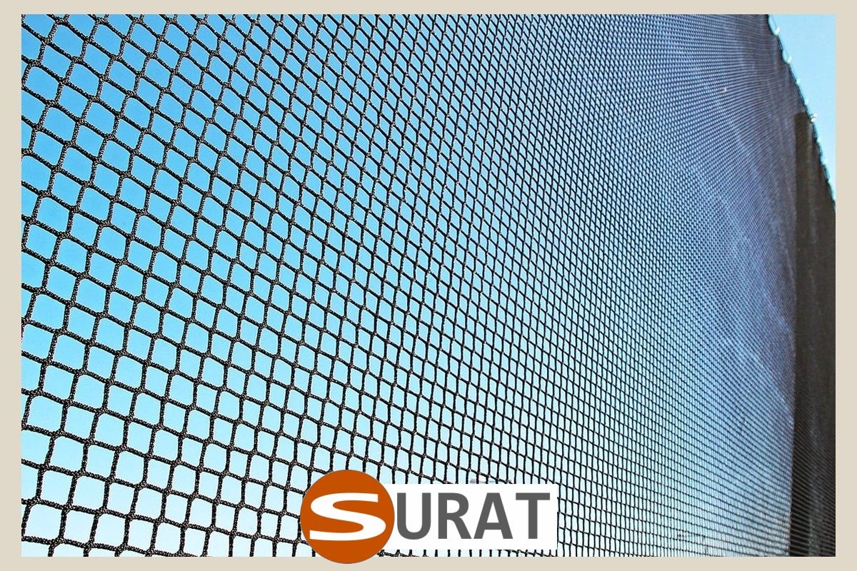  Surat - Siatki do przykrycia styropianu na placu 