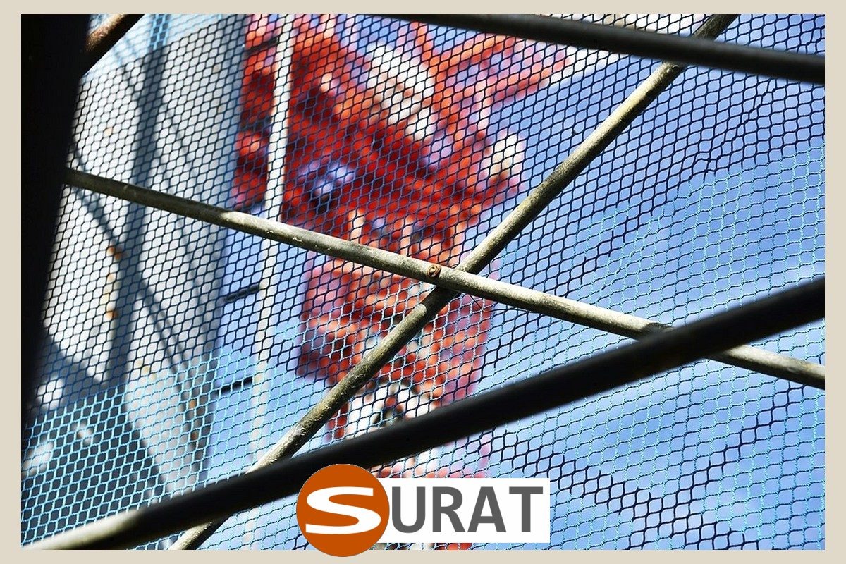  Surat - Siatki do przykrycia styropianu na placu 
