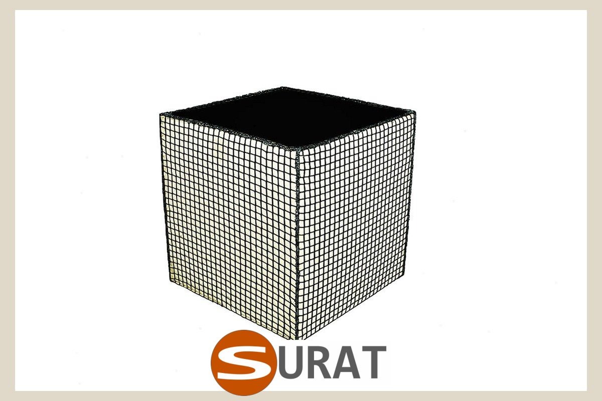   Surat - Worki magazynowe na przedmioty z siatki o małych oczkach 2x2 cm, dostępne w różnych kolorach, o grubości 2 mm, szyte na wymiar. 
