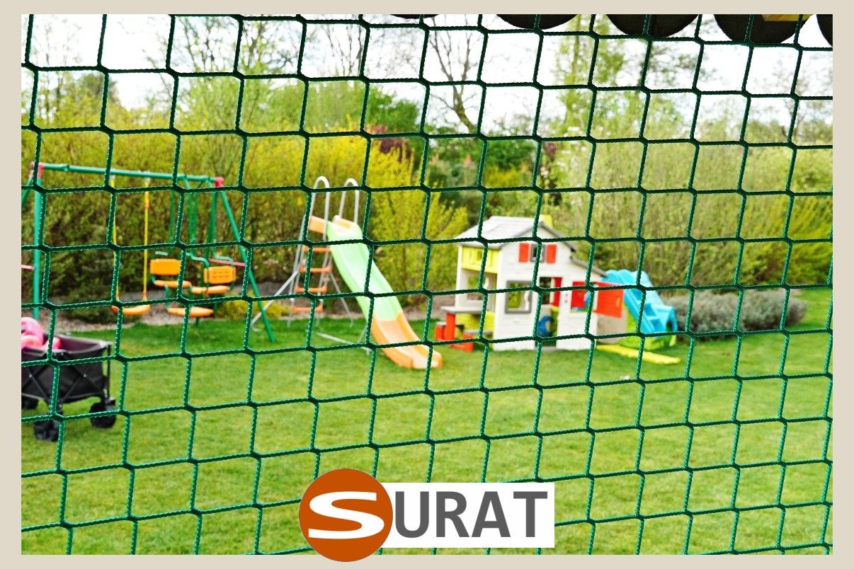   Surat - Ogrodzenie dla bażantów z wysokiej jakości siatki PP o konstrukcji premium, optymalne kosztowo i powszechnie stosowane w realizacji technicznej. 