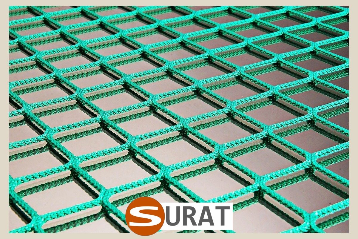  Surat - Piłkochwyt 5m wysokości   Siatka oczko 6x6cm   Grubość siatki 4mm 