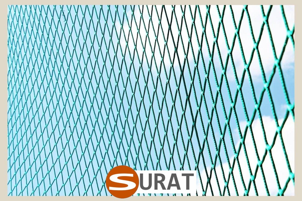   Surat - Piłkochwyt 4m wysokości   Siatka oczko 8x8cm   Grubość siatki 5mm 