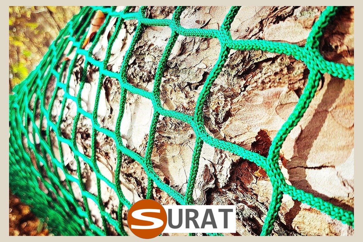   Surat - Piłkochwyt 4m wysokości   Siatka oczko 8x8cm   Grubość siatki 5mm 