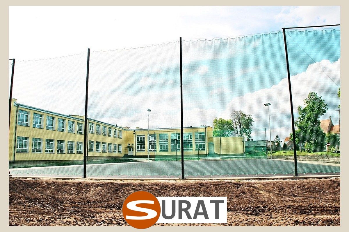   Surat - Siatki na Piłkochwyty dopasowane do twoich wymiarów, zielono-czarna siatka o oczku 10x10 cm. 