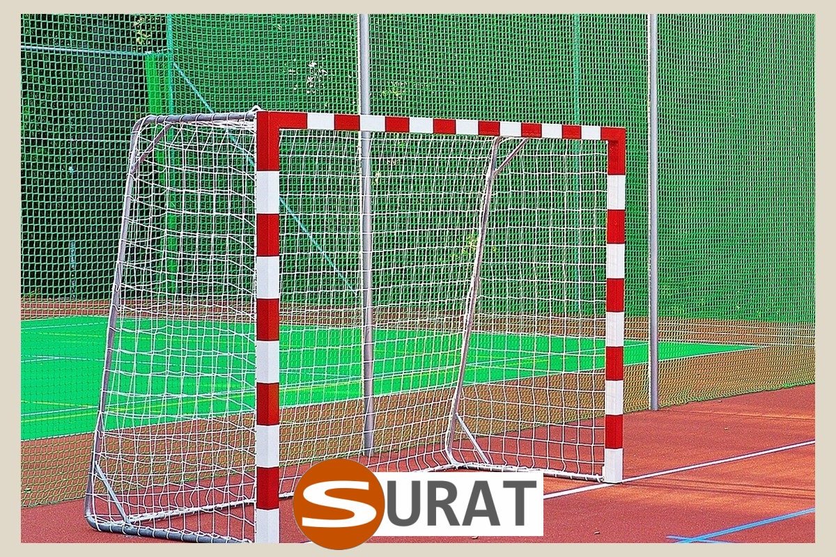   Surat - Piłkochwyt 4m wysokości   Siatka oczko 8x8cm   Grubość siatki 5mm 