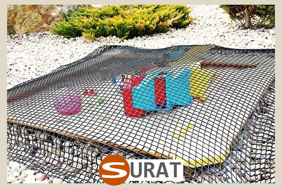   Surat - Piłkochwyt 4m wysokości   Siatka oczko 8x8cm   Grubość siatki 5mm 