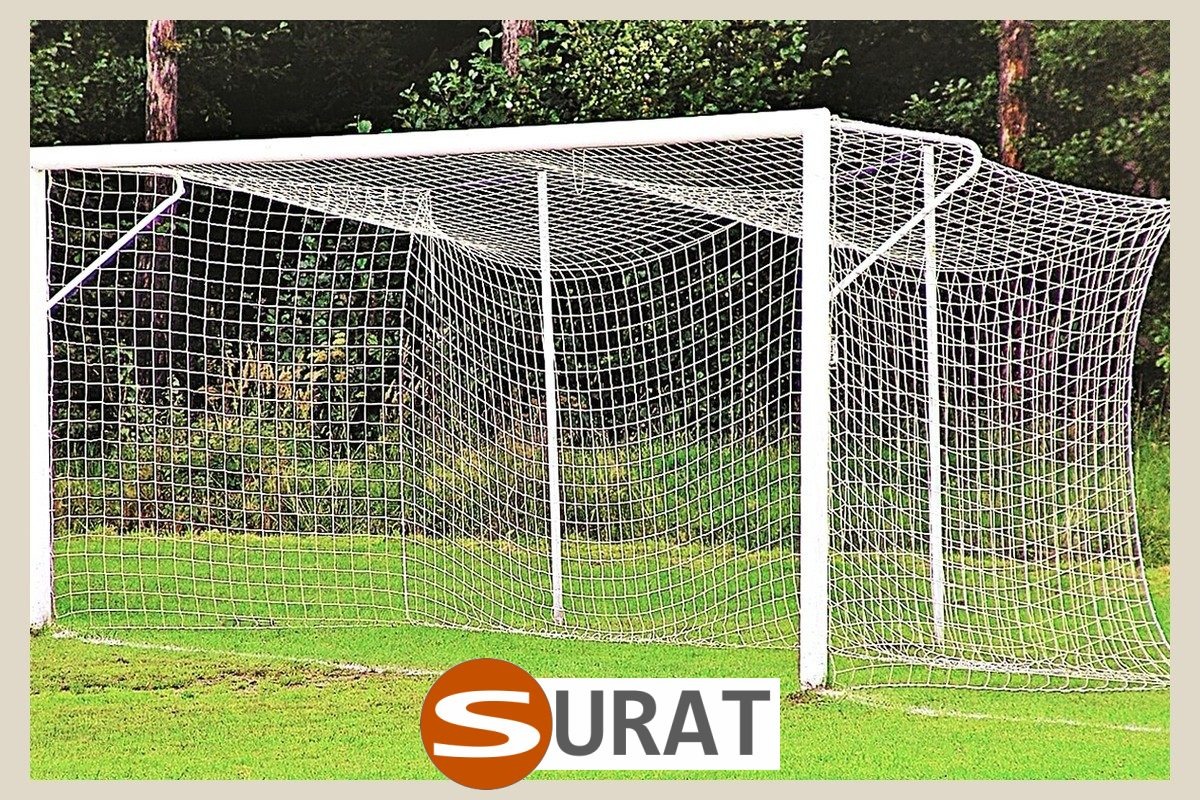  Surat - Siatki Sportowe to najlepsze rozwiązanie – mocna siatka z polipropylenu o wytrzymałym 5mm splocie i oczku 4,5x4,5cm, dostępna w atrakcyjnych kolorach. To bardzo tanie i skuteczne wykonanie na wymiar, najczęściej kupowane do różnych zastosowań. 