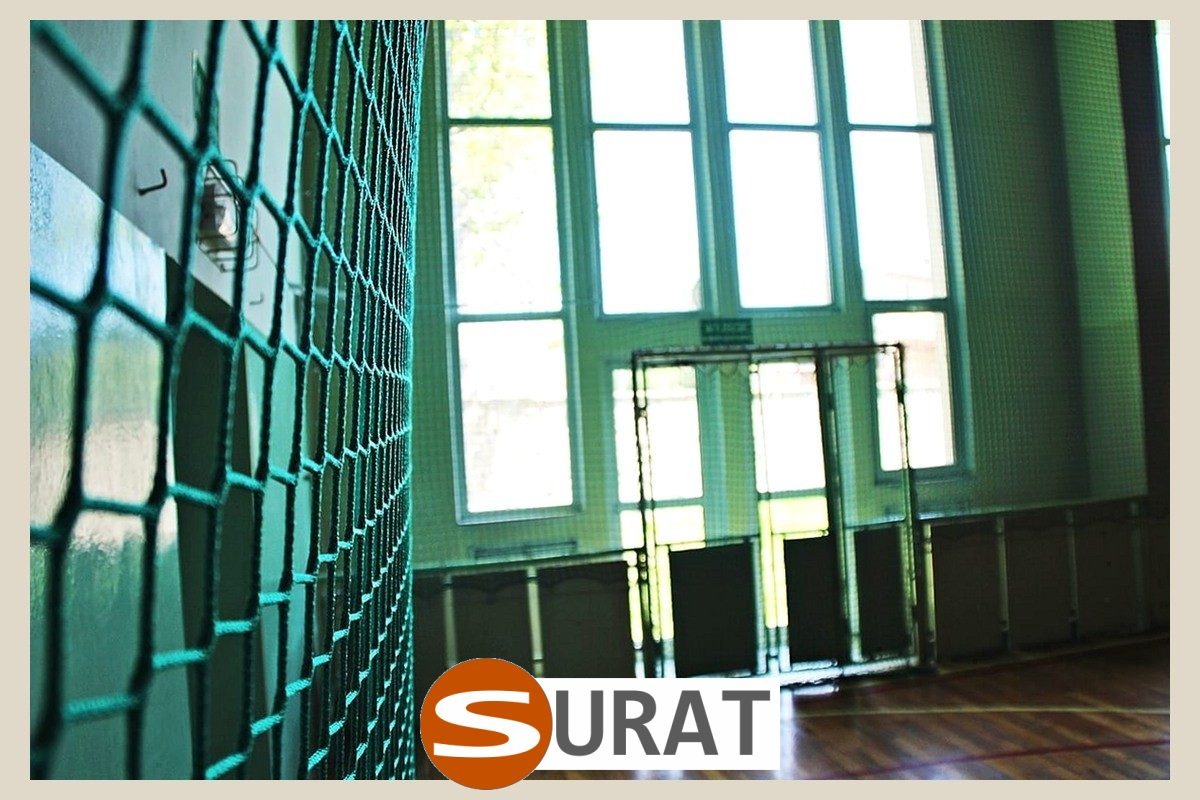   Surat - Piłkochwyty na hale sportowe - siatka o zwiększonej wytrzymałości z polipropylenu w optymalnej metodzie realizacji. 