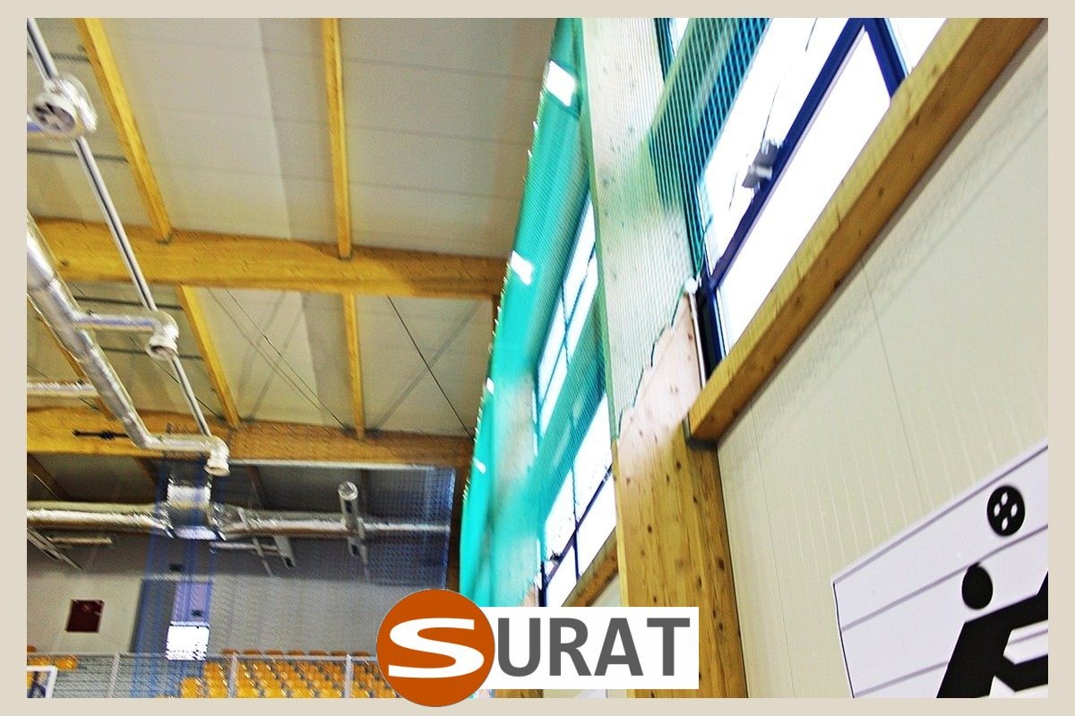   Surat - Siatki hale sportowe na wymiar z polipropylenu 2mm w kolorach zielonym, białym i czarnym, o oczku 2x2 cm, dostosowane do twoich wymiarów. 