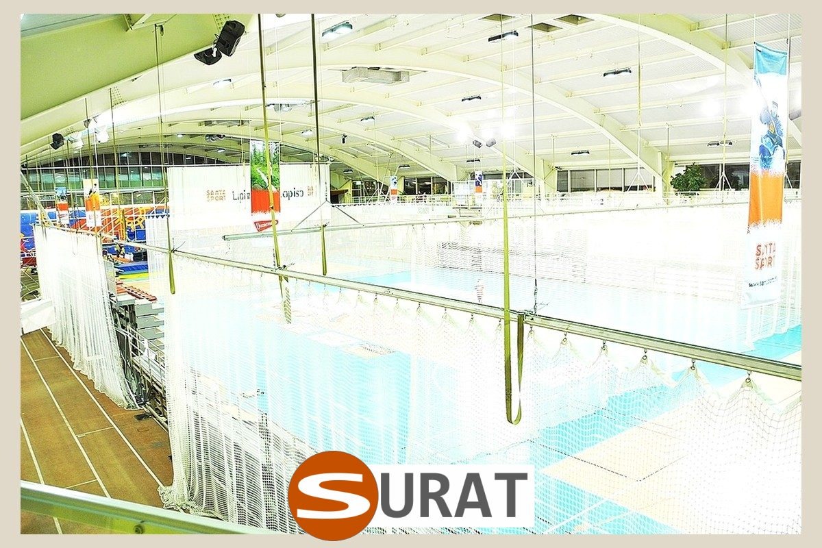   Surat - Siatki Hale Sportowe - konstrukcja o wysokiej wytrzymałości z polipropylenu, optymalne kosztowo i powszechnie stosowane w przeznaczeniu użytkowym. 