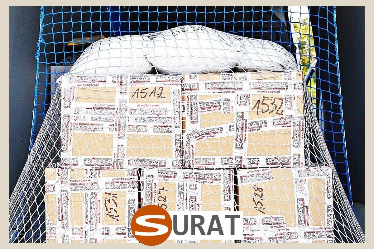   Surat - Siatka do Busa z polipropylenu do zabezpieczenia bagażu, o trwałej konstrukcji i oczkach 4,5x4,5 cm. 